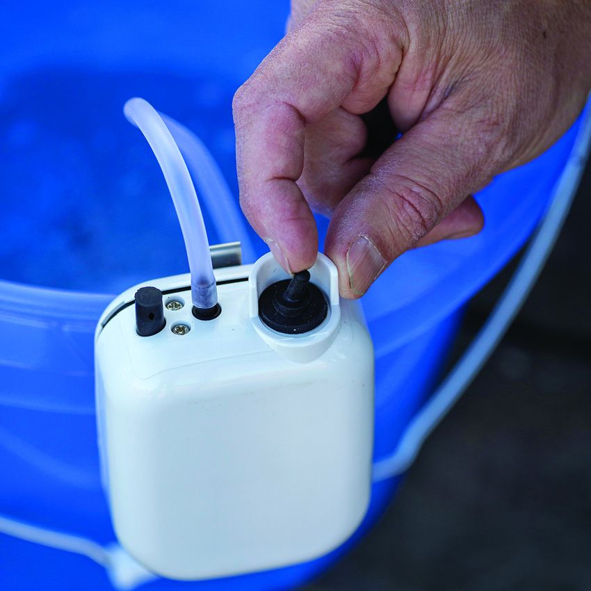 Smith's Sharpeners Bucket Aerator - Smith's Sharpeners (image 2)
