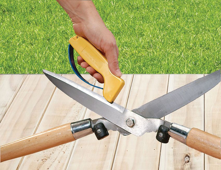 AccuSharp Knife Sharpener Outdoor Yellow - AccuSharp (image 2)